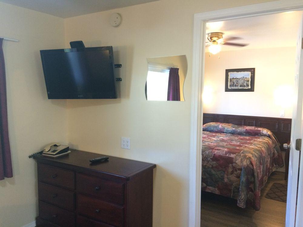 Johnny'S Motel Grand Forks Exterior foto