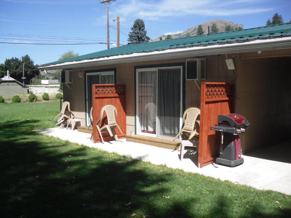 Johnny'S Motel Grand Forks Exterior foto